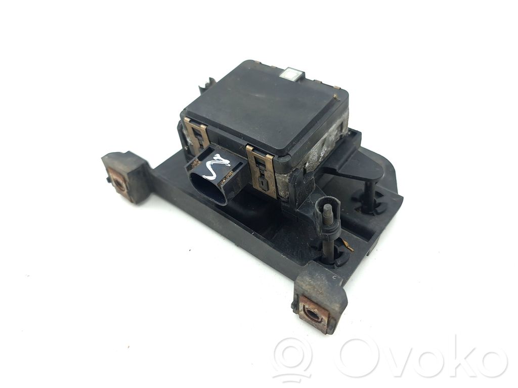 Tesla Model S Distronic sensor radar 