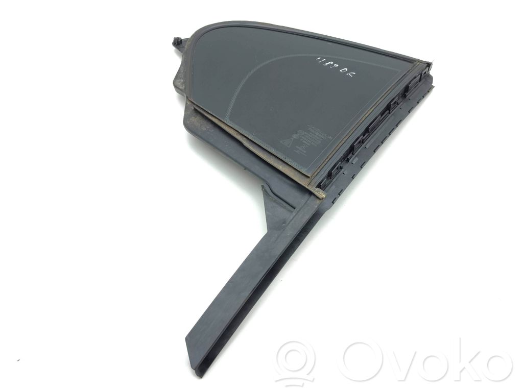 Ventanilla de ventilación de la puerta trasera   GX7325828
