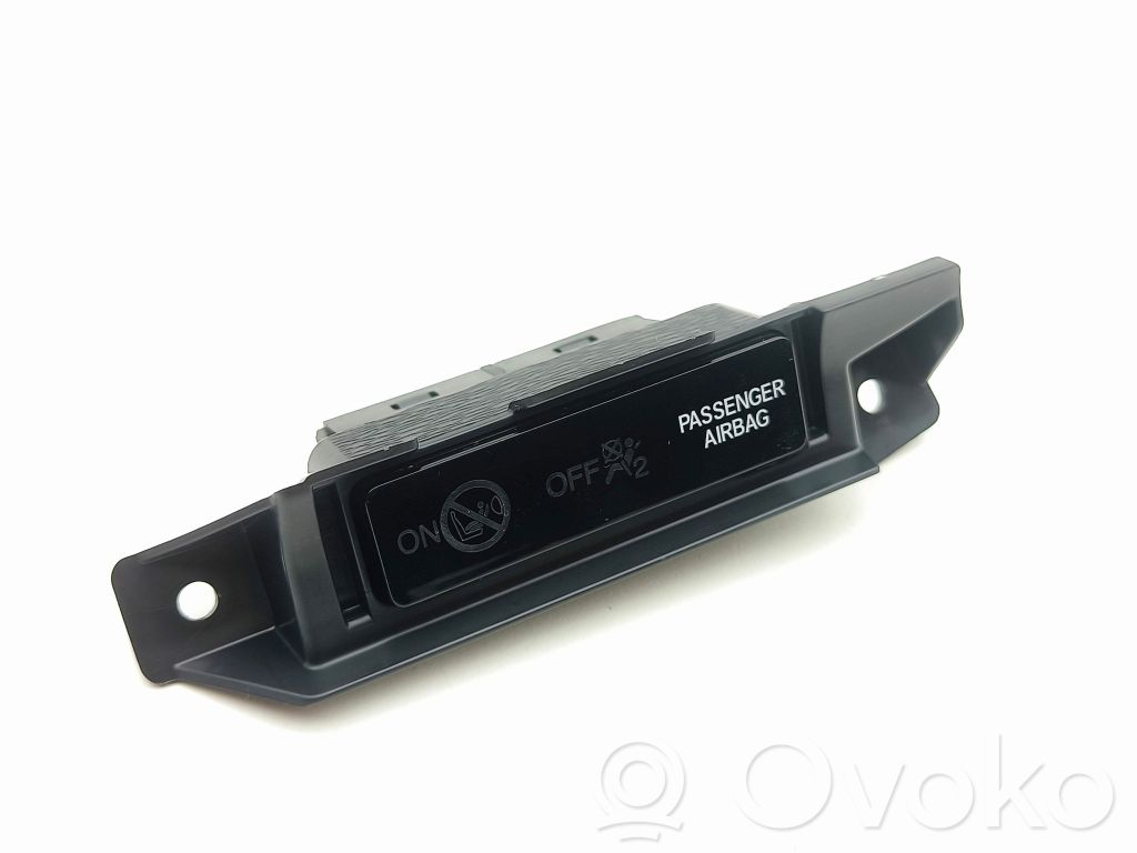 Honda HR-V Passenger airbag on/off switch 