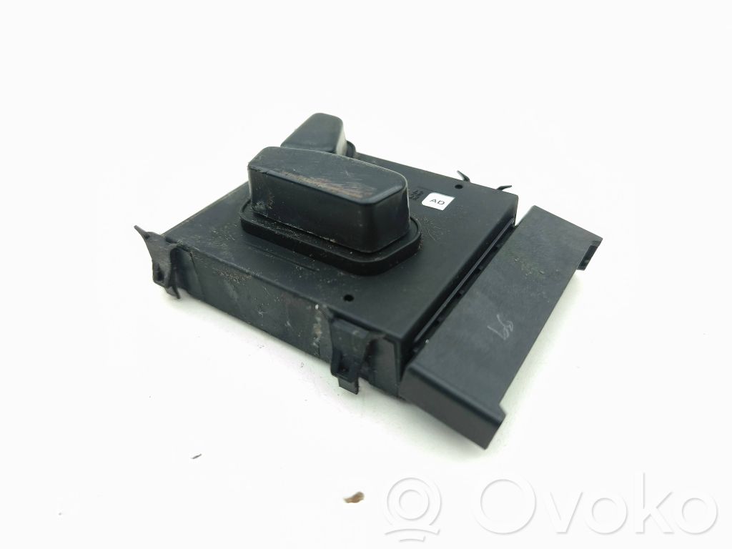 Interruptor de control del asiento   09341110A,69178