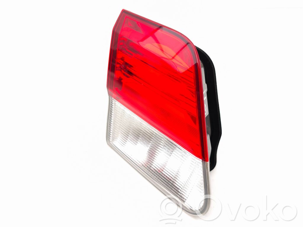 Toyota Avensis T270 Luci posteriori del portellone del bagagliaio