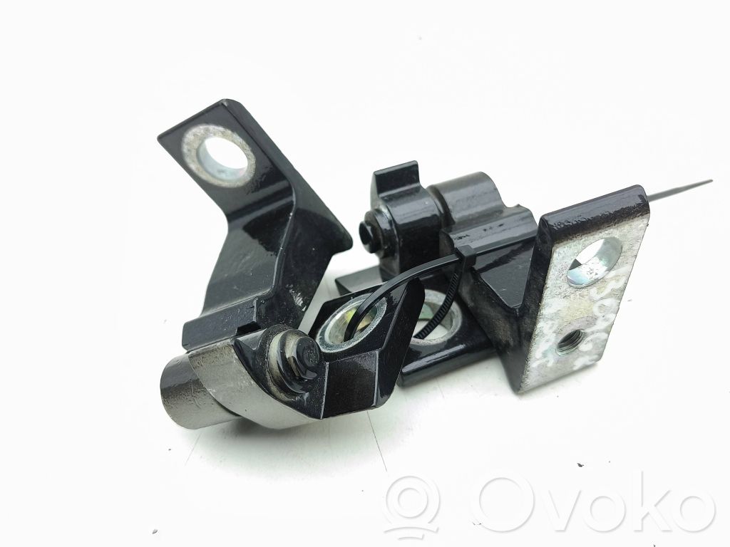 Zawiasy drzwi tylnych / Komplet   8X0831403F,VWA6DMTM,A047058