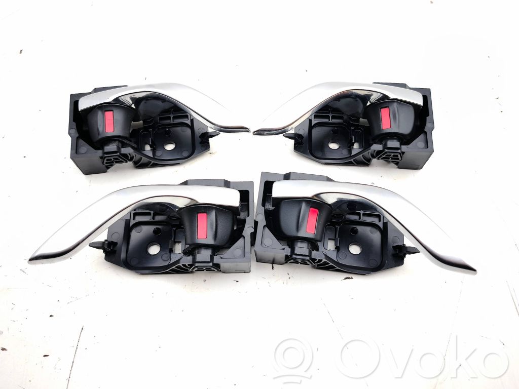 Manecilla interna puerta delantera   KD53T8314,KD53T8315
