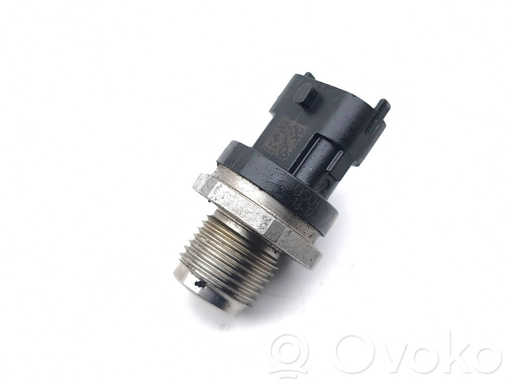 Sensor de presión de combustible   0281006164