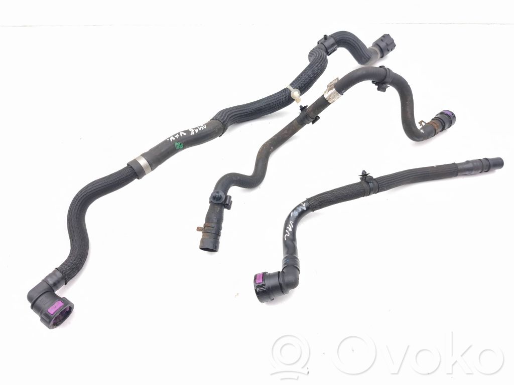 Jaguar I-Pace Engine coolant pipe/hose 