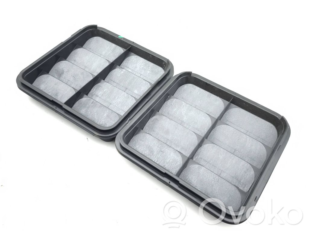 Kulmapaneelin paineventtiili   4M0819181B