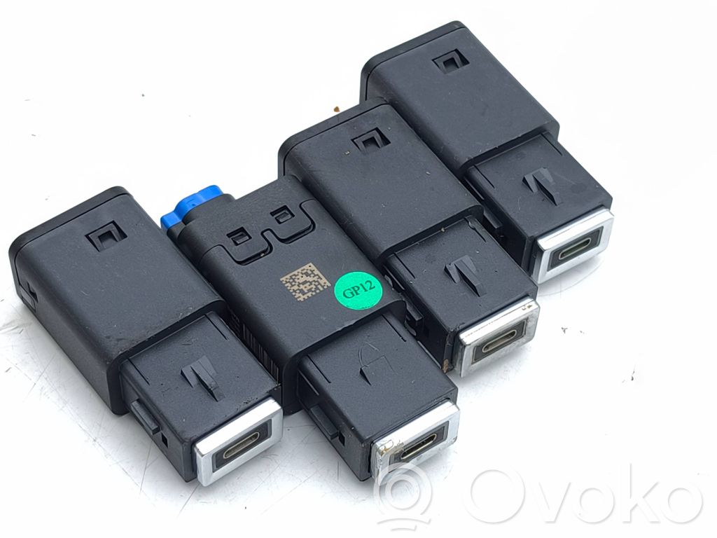 Enchufe conector USB   9831350680,9851608480,170485490