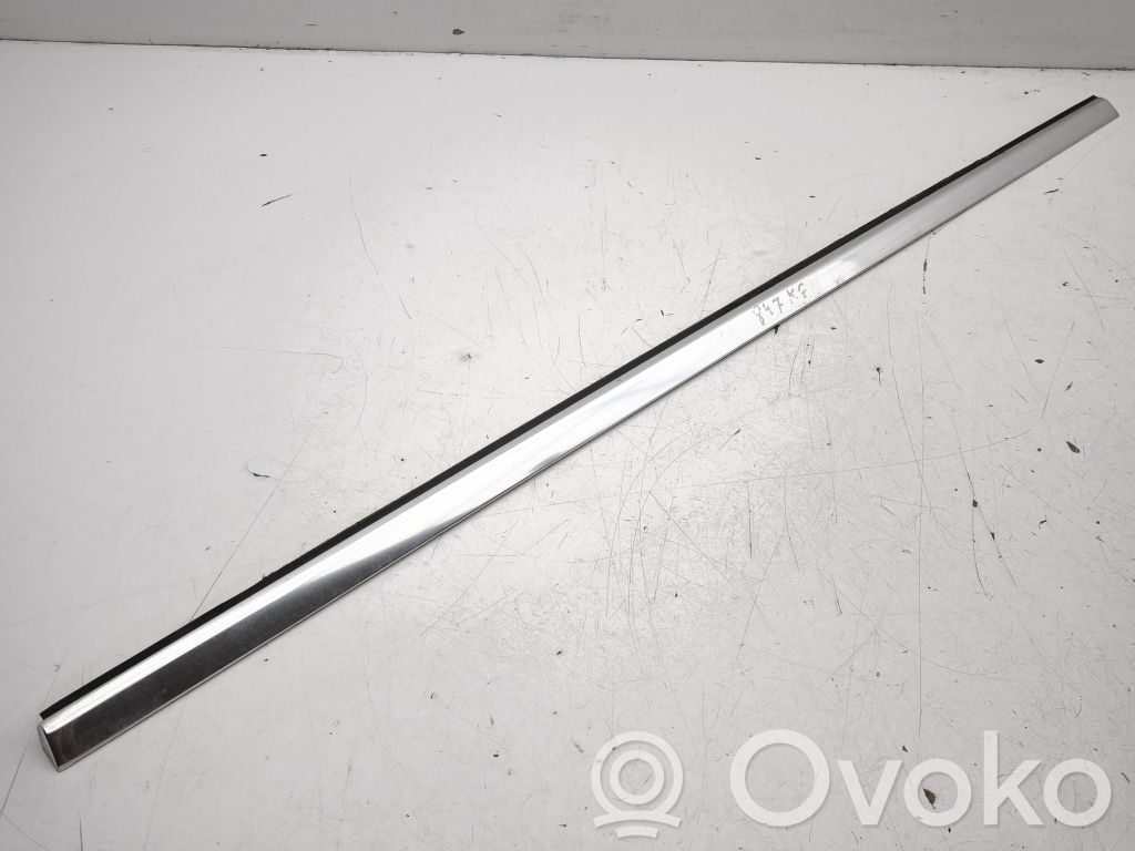 Mercedes-Benz B W246 W242 Verkleidung Türfenster Türscheibe hinten 