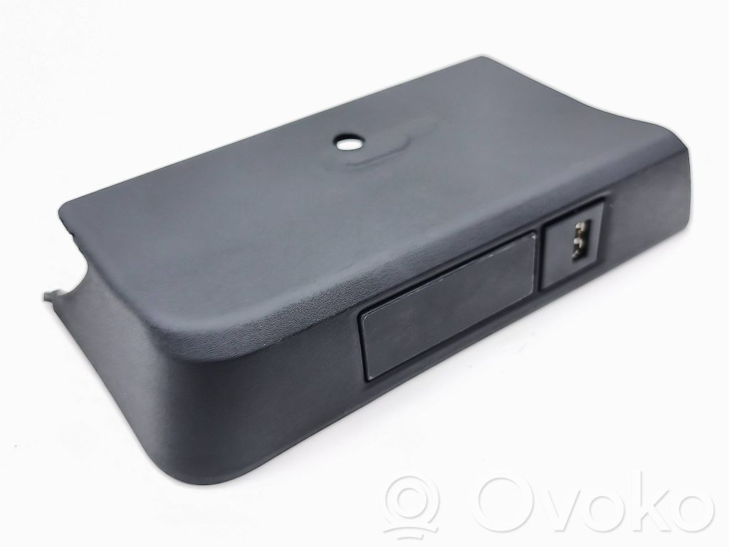 Toyota Yaris XP210 Connettore plug in USB