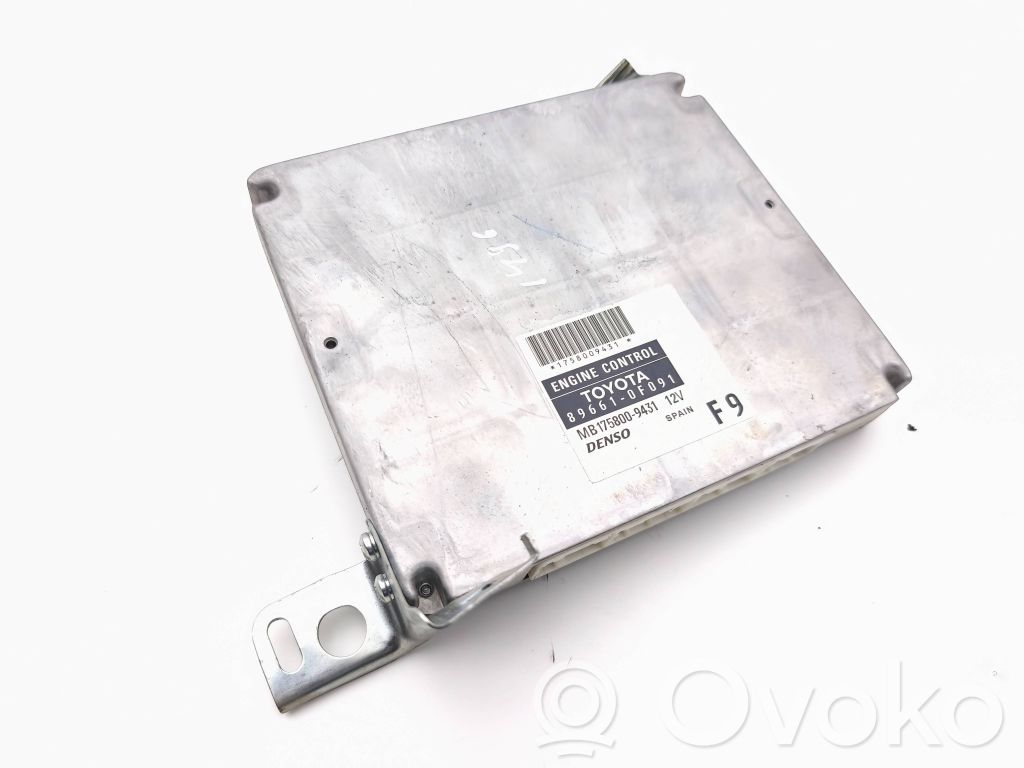Toyota Corolla Verso AR10 Engine control unit/module 