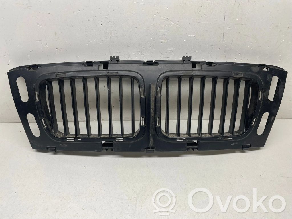 BMW 5 E34 Front bumper upper radiator grill 