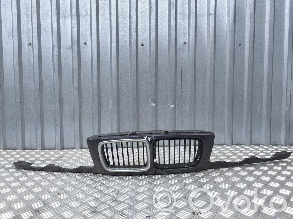 BMW 5 E34 Front bumper upper radiator grill 