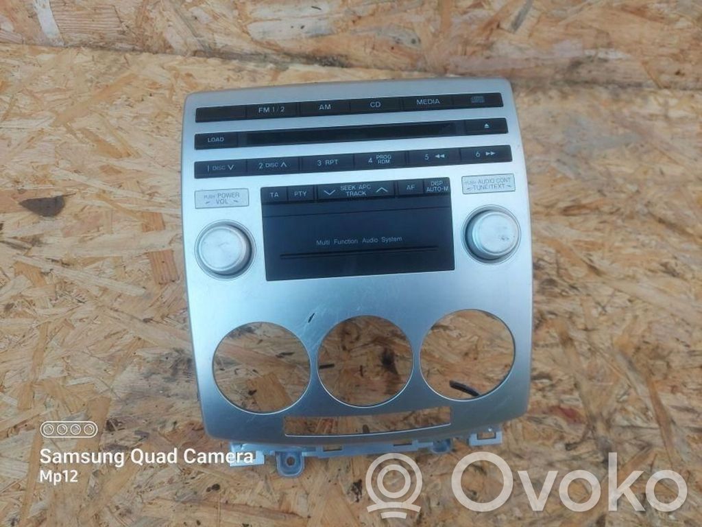 Radio / CD-Player / DVD-Player / Navigation   EEEEEEEE