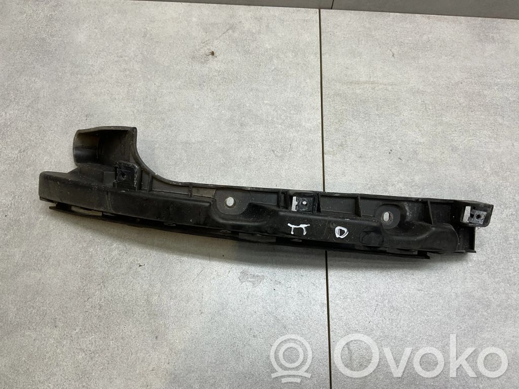 Rear bumper mounting bracket   8J0807484A