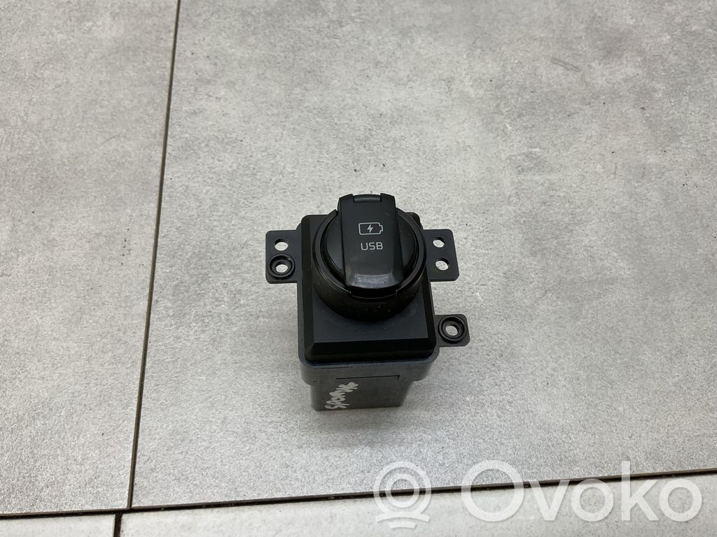 KIA Sportage USB socket connector 