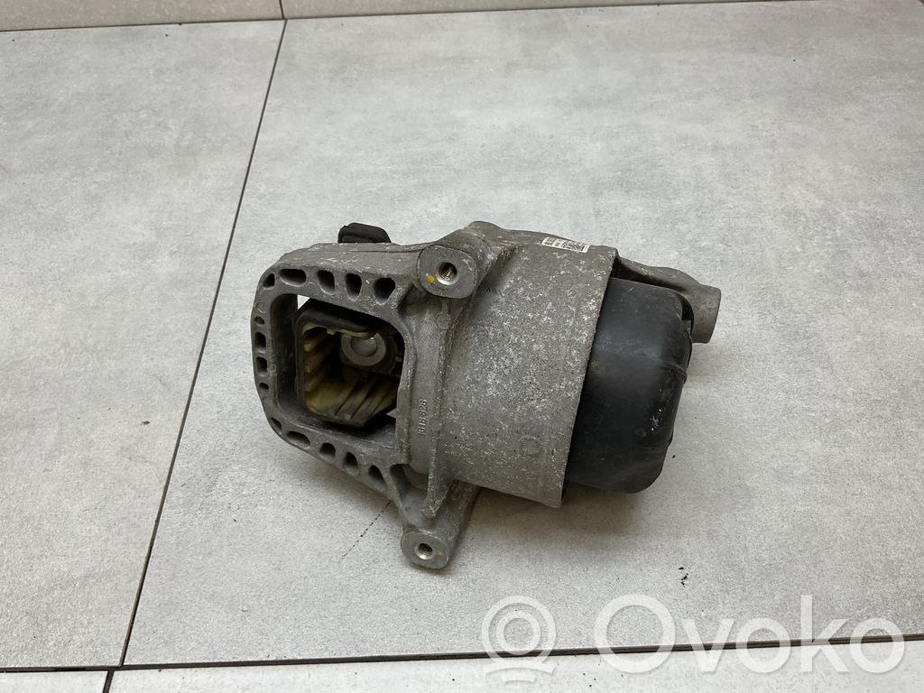 Audi A4 S4 B9 Engine mount bracket 