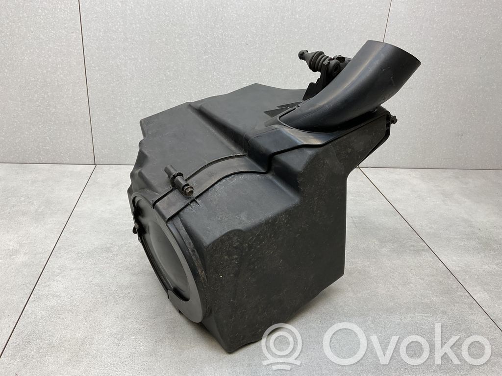 Ford Kuga II Air filter box 