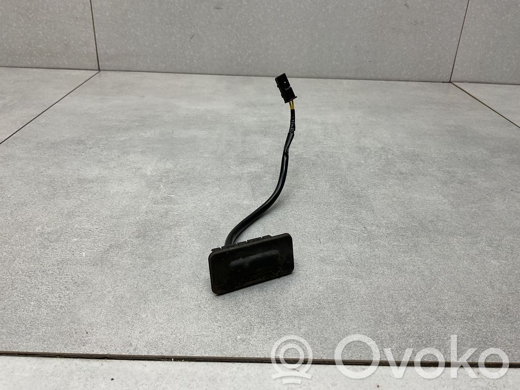 Opel Mokka X Tailgate opening switch 