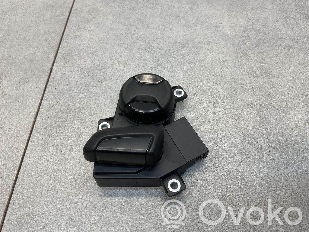 Volkswagen PASSAT B8 Interruptor de control del asiento 