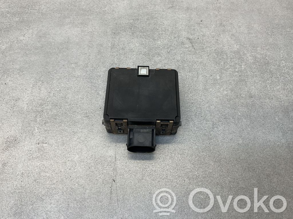 Volkswagen PASSAT B8 Distronic sensor radar 