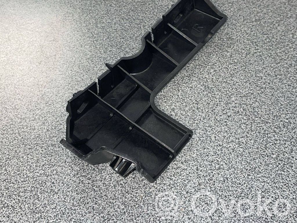 Audi A4 S4 B7 8E 8H Uchwyt / Mocowanie zderzaka przedniego 