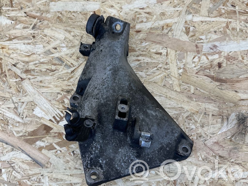 BMW 3 E90 E91 Engine mounting bracket 