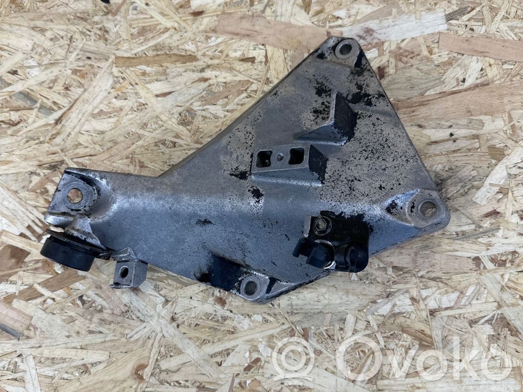 BMW 3 E90 E91 Engine mounting bracket 