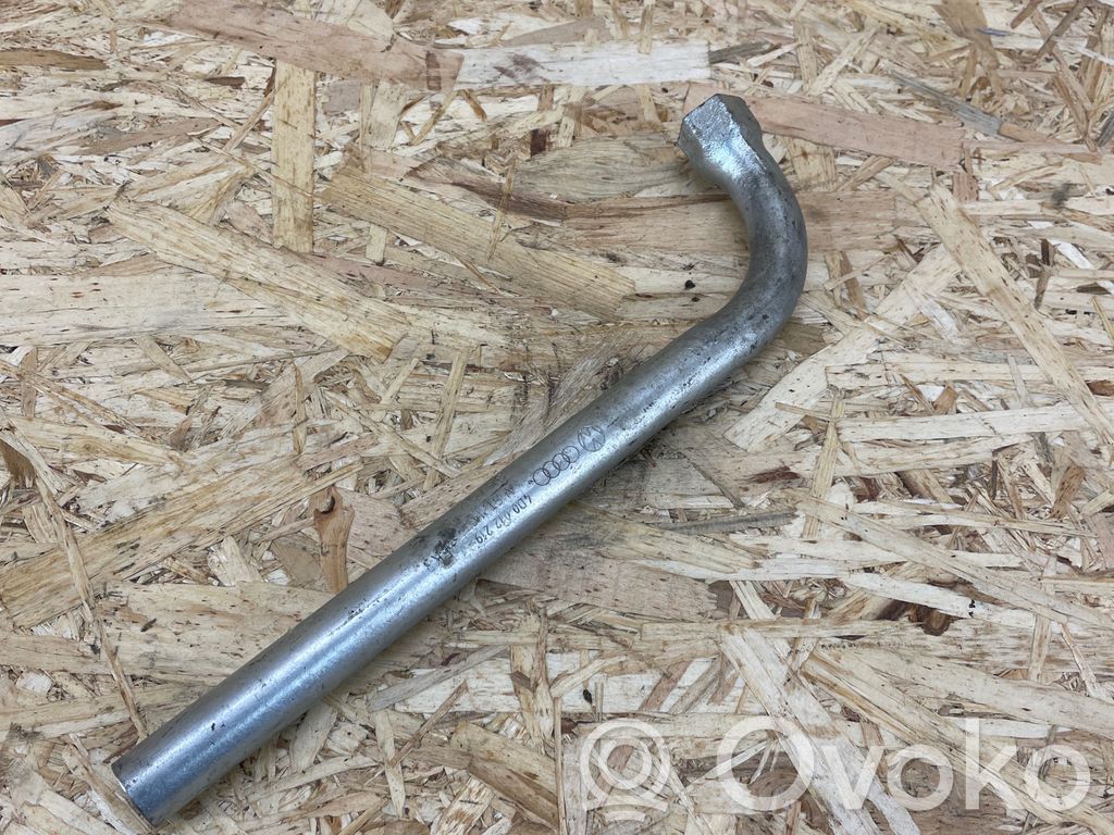 Volkswagen PASSAT B6 Wheel nut wrench 