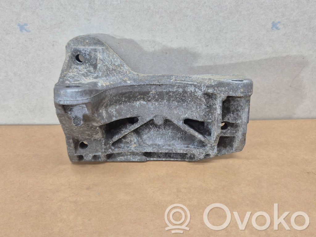 Audi A6 S6 C4 4A Engine mounting bracket 