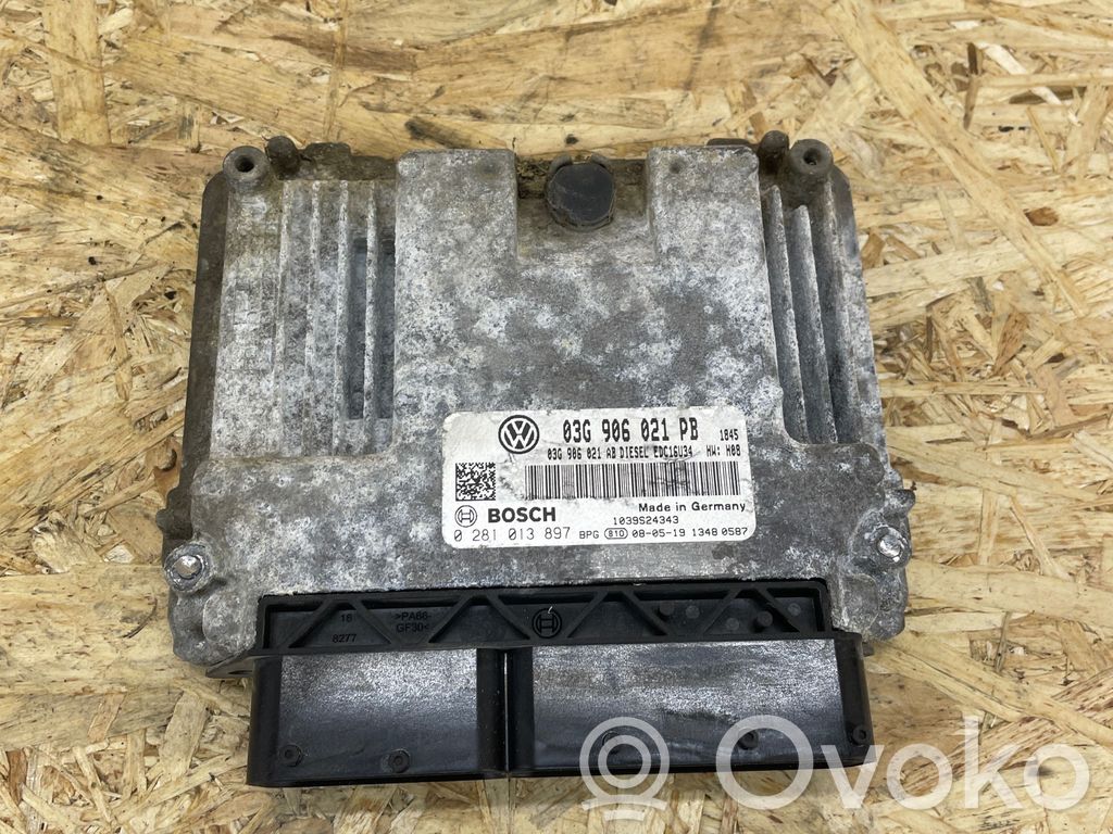 Volkswagen PASSAT B6 Engine control unit/module 
