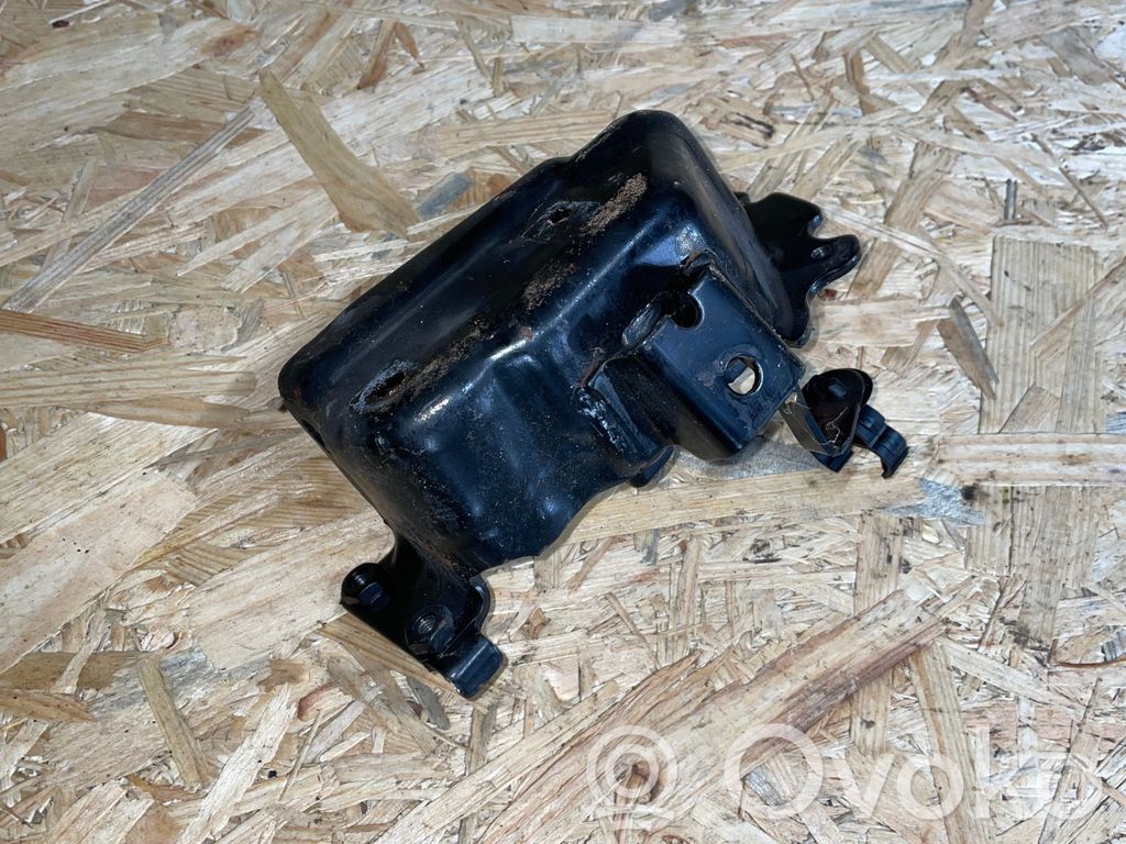 Volvo V50 Fuel filter bracket/mount holder 