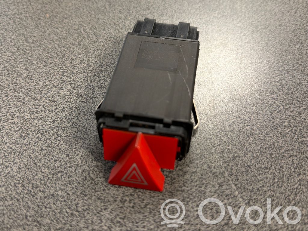 Hazard light switch   4B0941509K