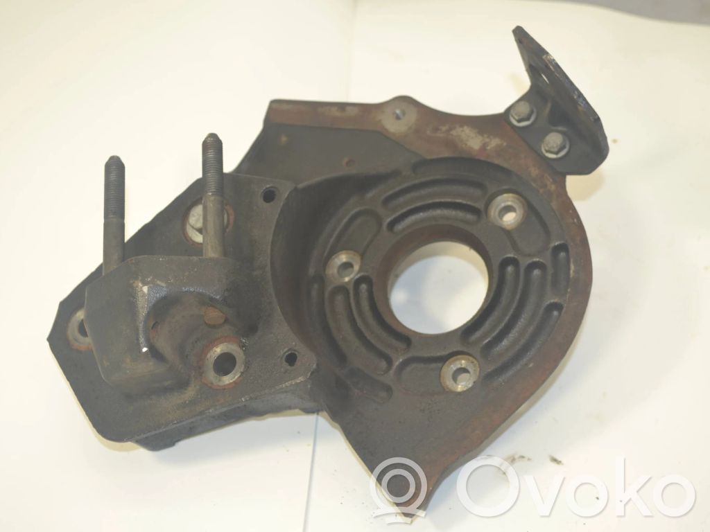 Volvo V50 Engine mounting bracket 