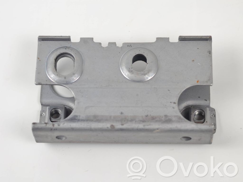 Tie down hook / loop   4G9863253,1312