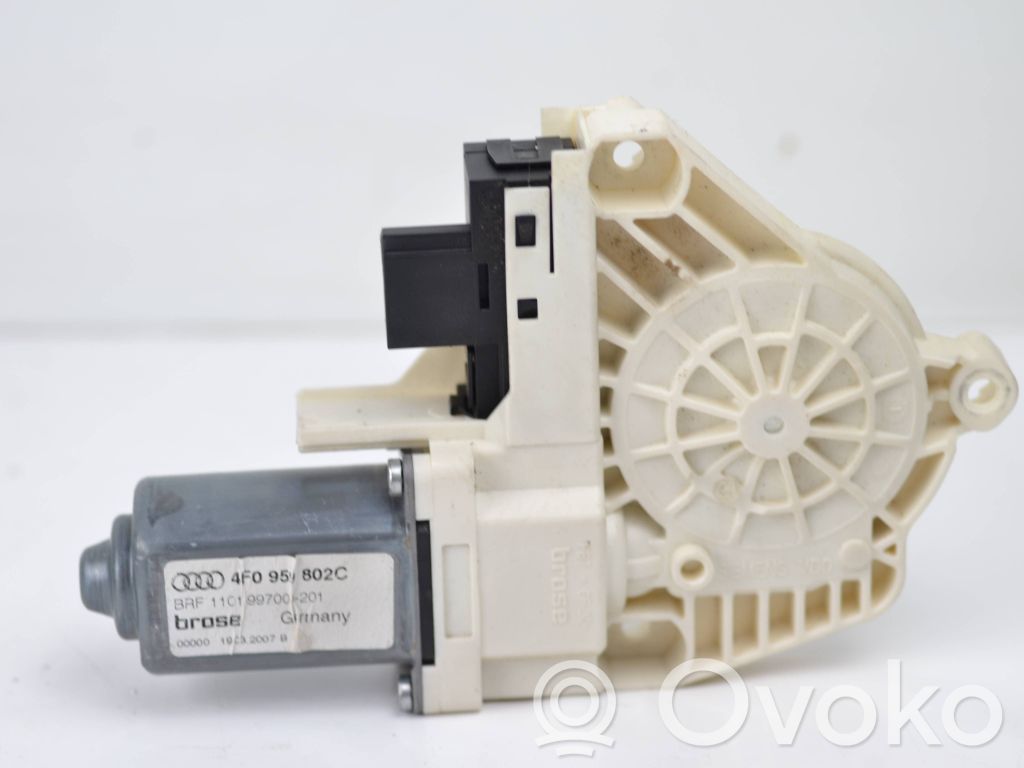 Audi A6 S6 C6 4F Silniczek podnoszenia szyby drzwi tylnych 