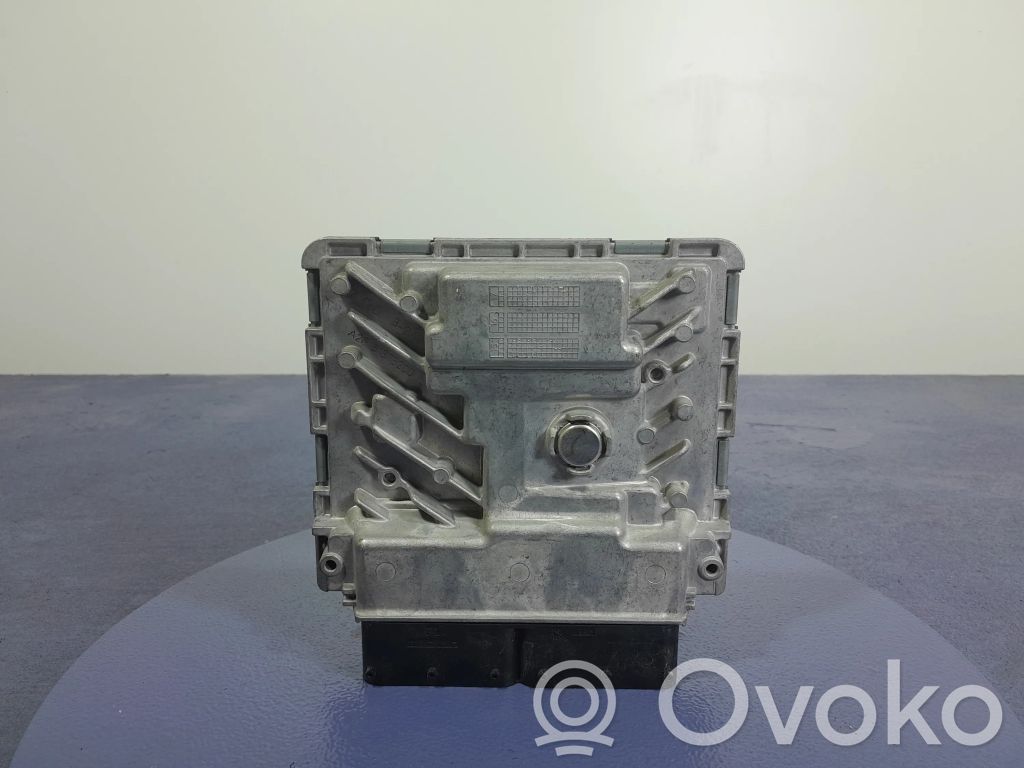 Volkswagen PASSAT B8 Engine control unit/module ECU 