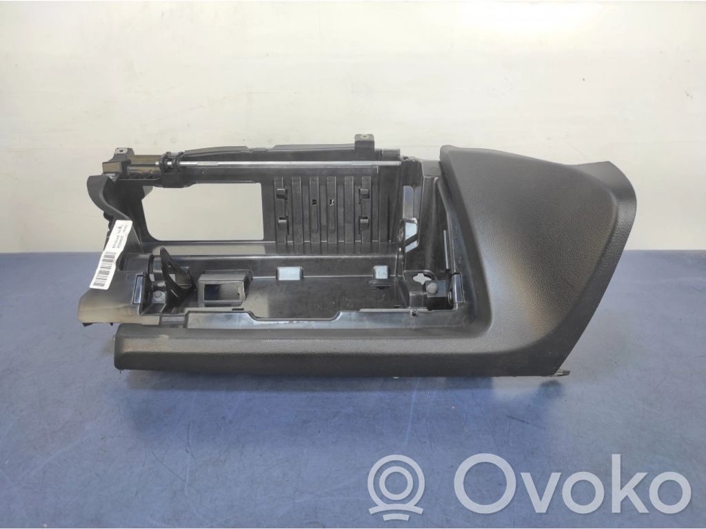 BMW 1 E82 E88 Daiktadėžė 