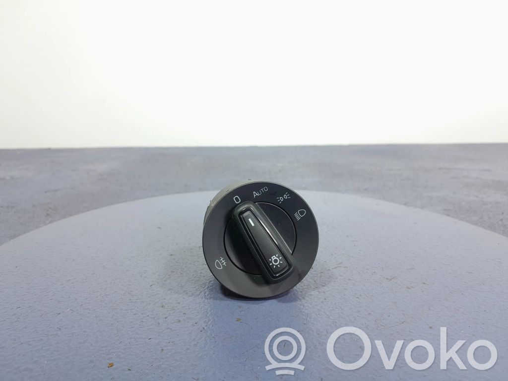 Skoda Fabia Mk1 (6Y) Light switch 