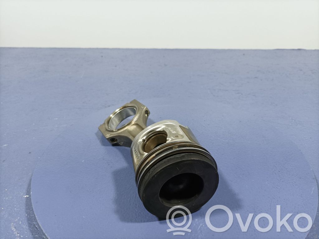 BMW X1 E84 Piston 
