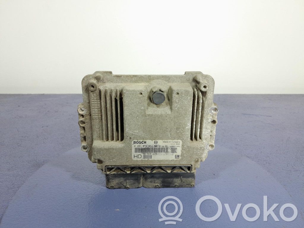 Opel Zafira B Engine control unit/module ECU 