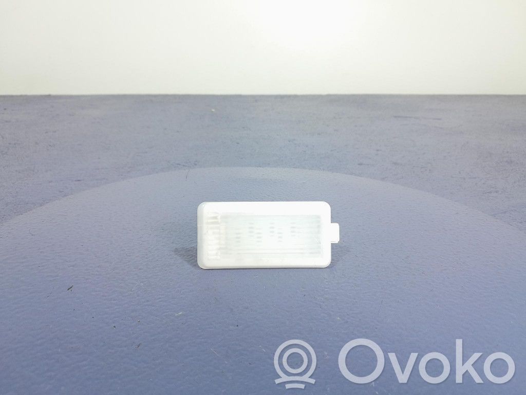 Audi A4 S4 B7 8E 8H Éclairage de coffre 