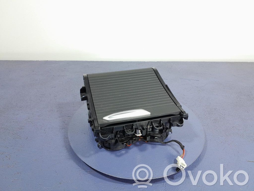 Glove box   5A010B0,5A010B0