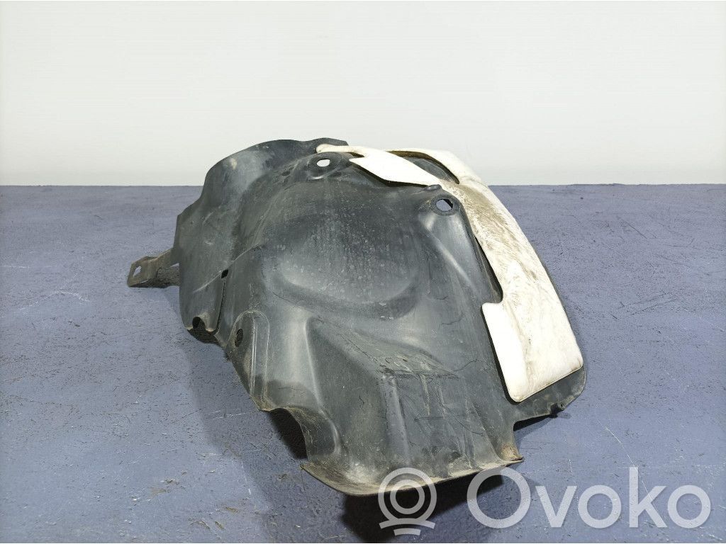 Renault Clio IV Nadkole przednie 