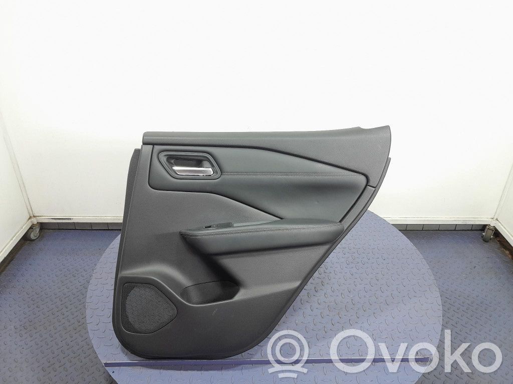 Nissan Qashqai Set di rivestimento del pannello della portiera