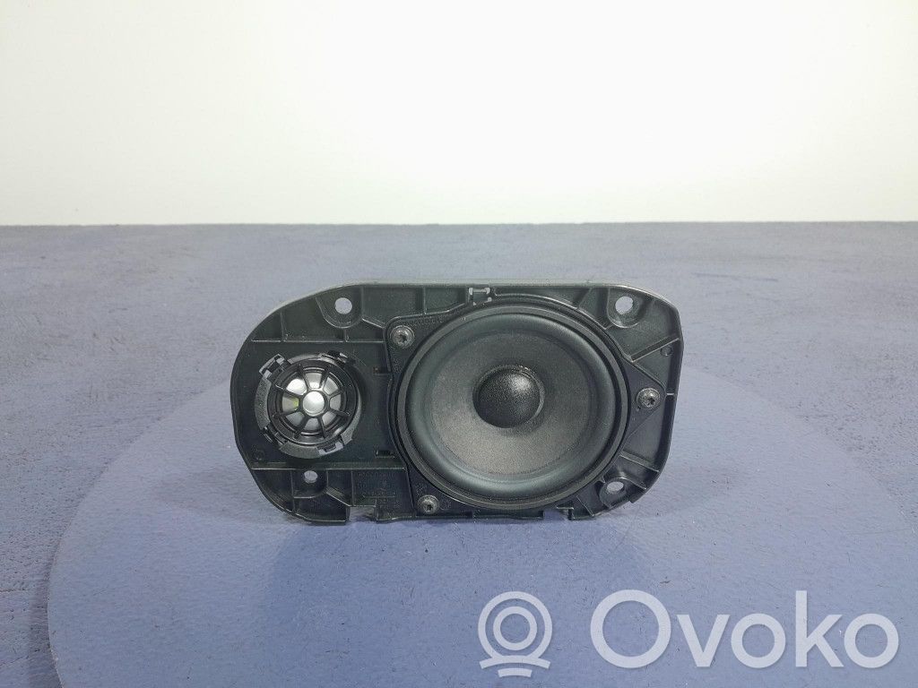 BMW 1 F40 Enceinte subwoofer 