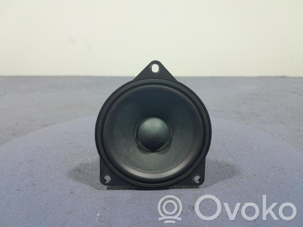 BMW X5 G05 Altavoz subwoofer 