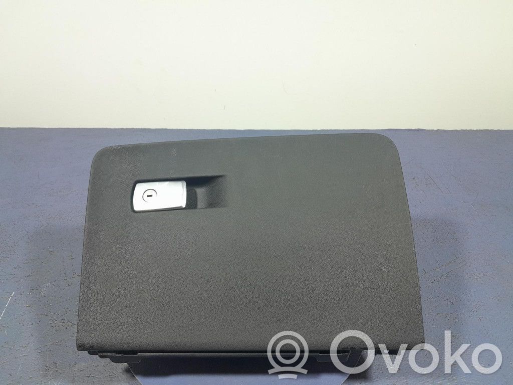 BMW X3 E83 Glove box 