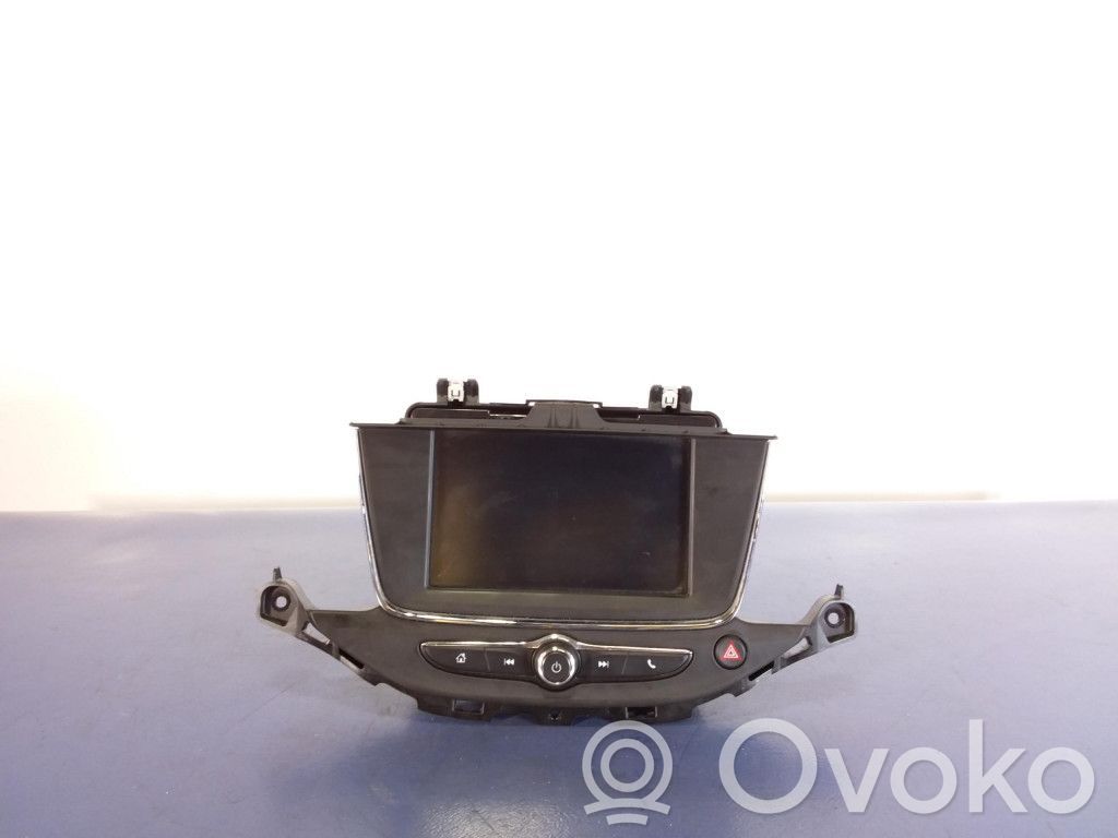 Bedford Astra Radio/CD/DVD/GPS head unit 