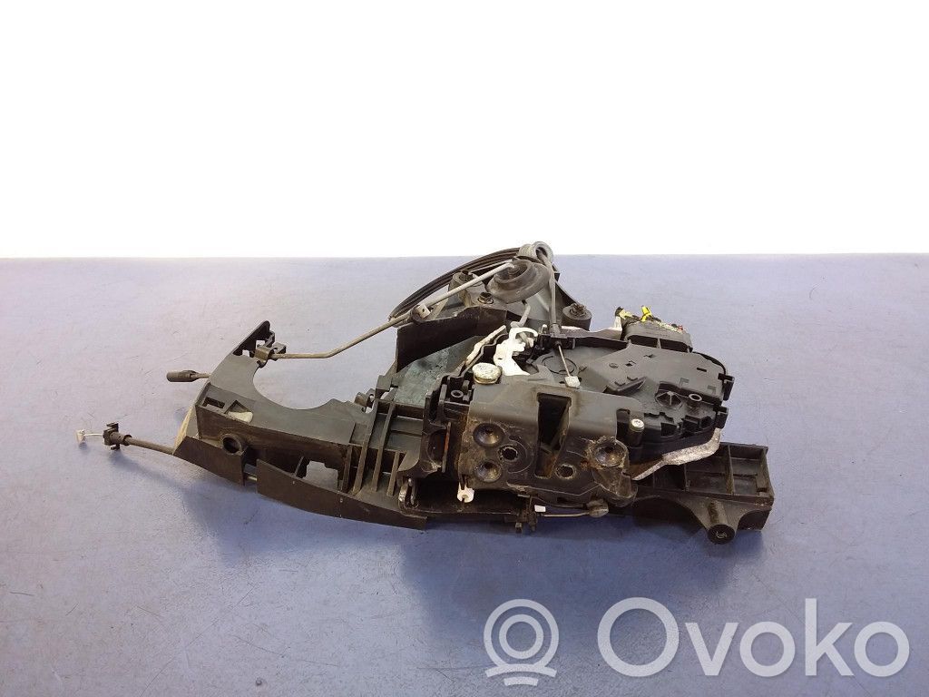Volvo V50 Priekšpusē slēdzene 