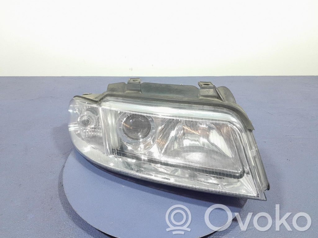 Audi A4 S4 B5 8D Lampa przednia